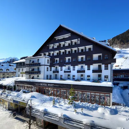 Otel Post 4*