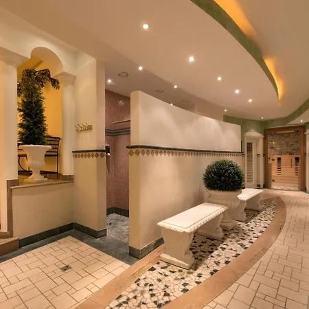 Hotel Post 4*