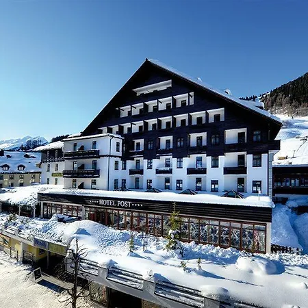 Hotel Post 4*